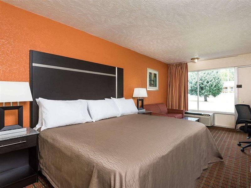 Hotel Ramada By Wyndham Lumberton Exterior foto