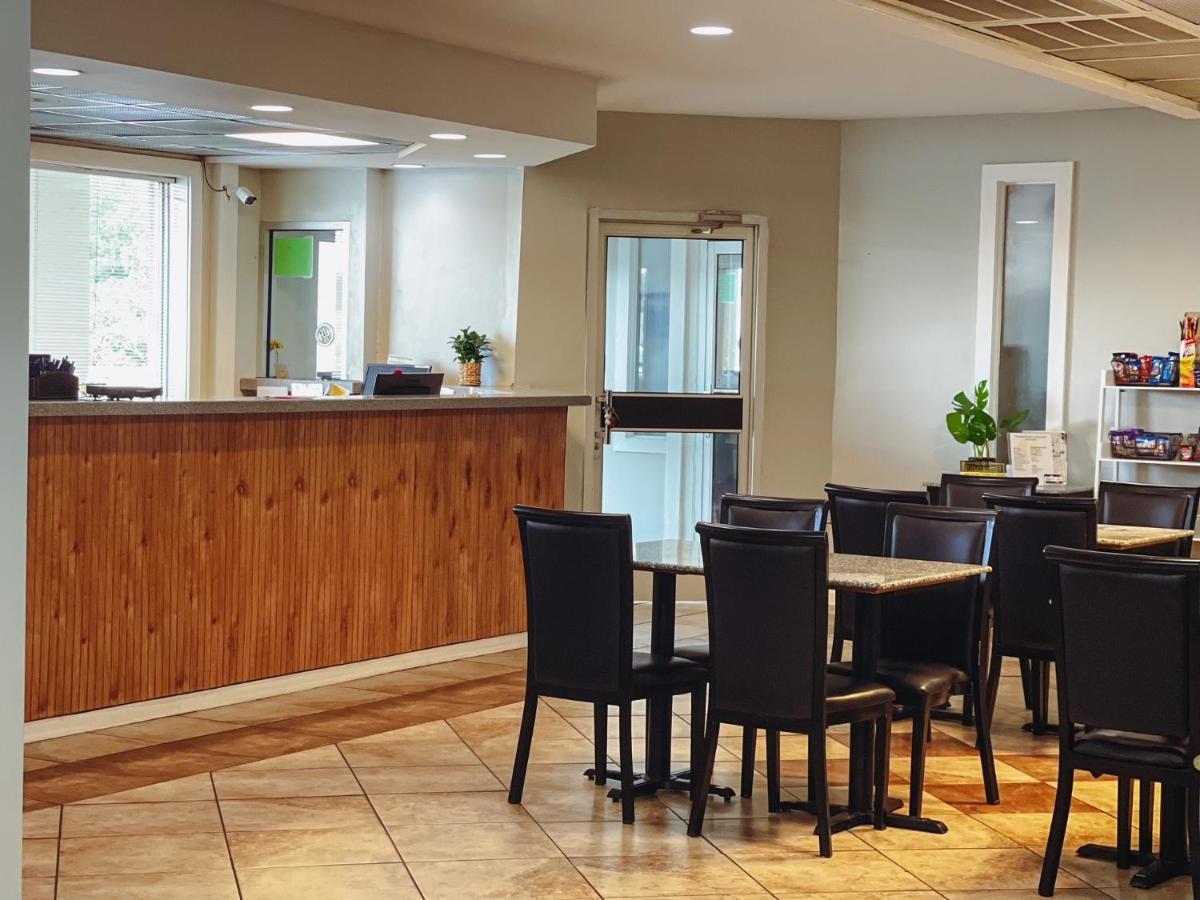 Hotel Ramada By Wyndham Lumberton Exterior foto